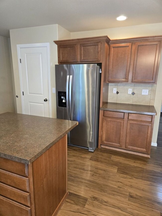 Building Photo - STATUS: AVAILABLE |R16| $2450