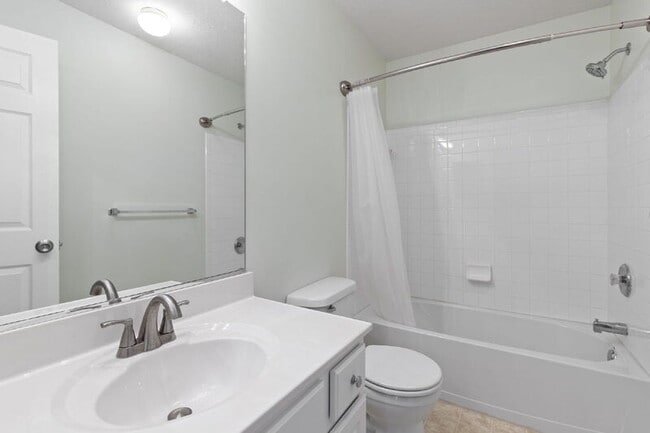 Building Photo - 212 Merlin Dr