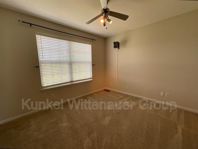 Building Photo - 2244 Haverford Dr