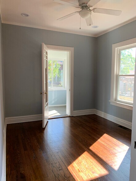 Building Photo - 8109 S Dorchester Ave