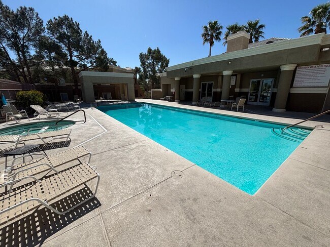 Building Photo - Darling Southwest one bedroom condo locate...