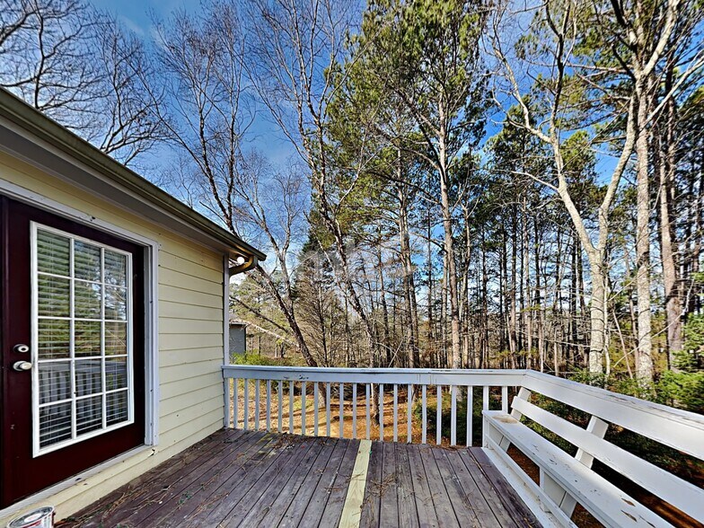 Building Photo - 200 Deer Walk Dr