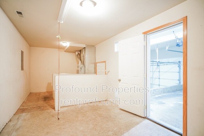 Building Photo - 2623 NE Rocky Butte Rd