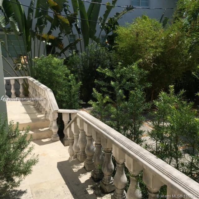 Building Photo - 3921 Meridian Ave