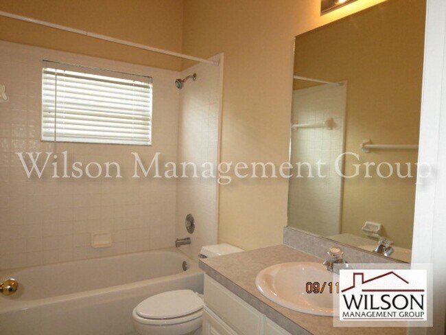 Building Photo - 3 br, 2 bath House - 2942 Oak Hammock Court