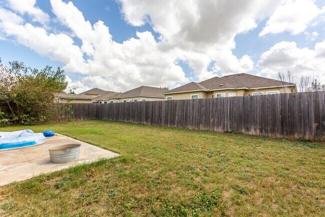 Building Photo - 2009 Blewett Dr