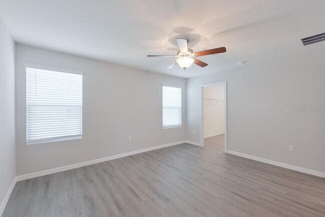 Building Photo - 8642 SW 43rd Ter