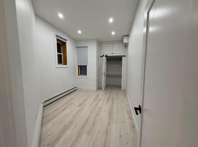 Building Photo - 202 48th St