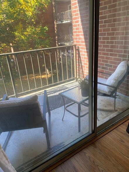 Building Photo - 50 Broadlawn Park