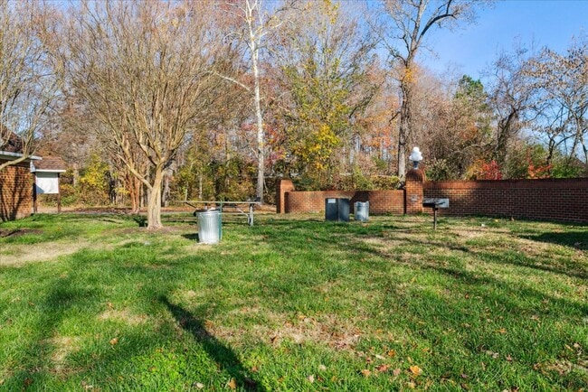 Building Photo - Updated 2 Bedroom 2 Bath Condo Near Fort Eustis and Williamsburg