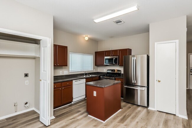 Building Photo - 20627 Sycamore Crest Ln