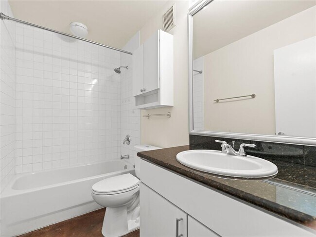 Building Photo - 911 Keith Ln