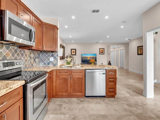 Building Photo - 6538 Via Regina