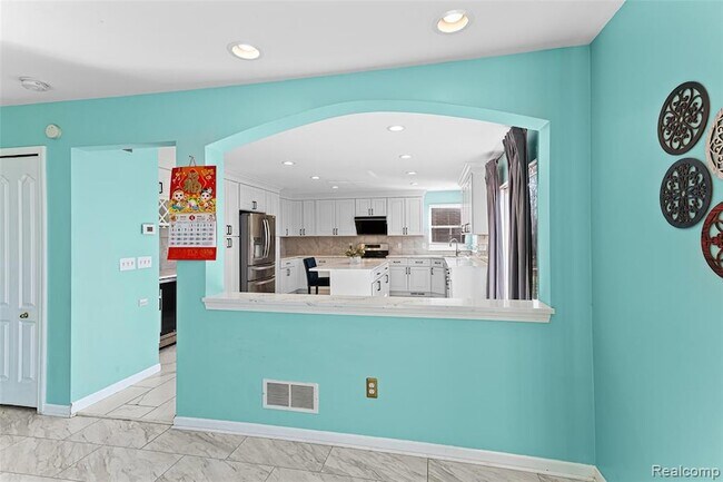 Building Photo - 30575 Hogan Ln