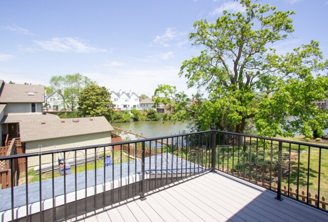 Building Photo - 501 Delaware Ave