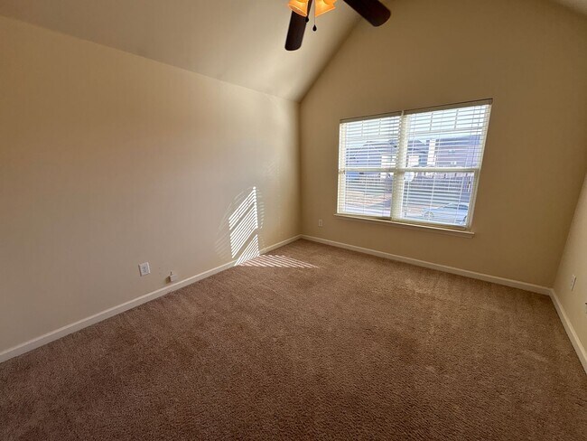 Building Photo - 4464 Grove Landing Dr