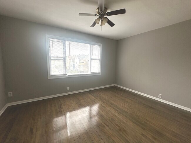 Building Photo - 5159 S Albany Ave