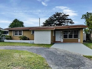 Building Photo - 2712 Alcazar Dr