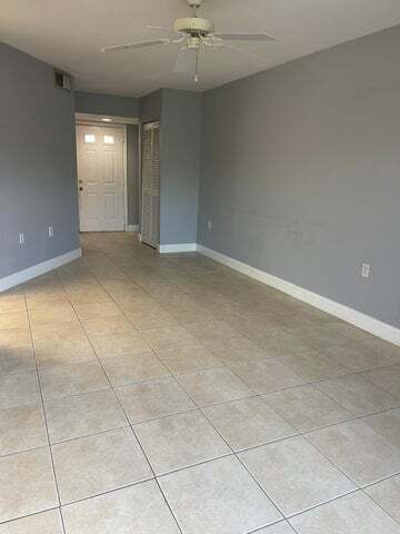 Building Photo - 14102 Glenmoor Dr