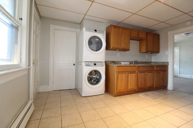 Building Photo - 167 Park Rd