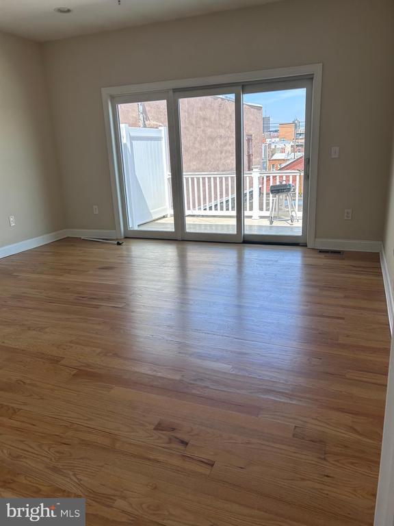 Building Photo - 1400-14 S Darien St