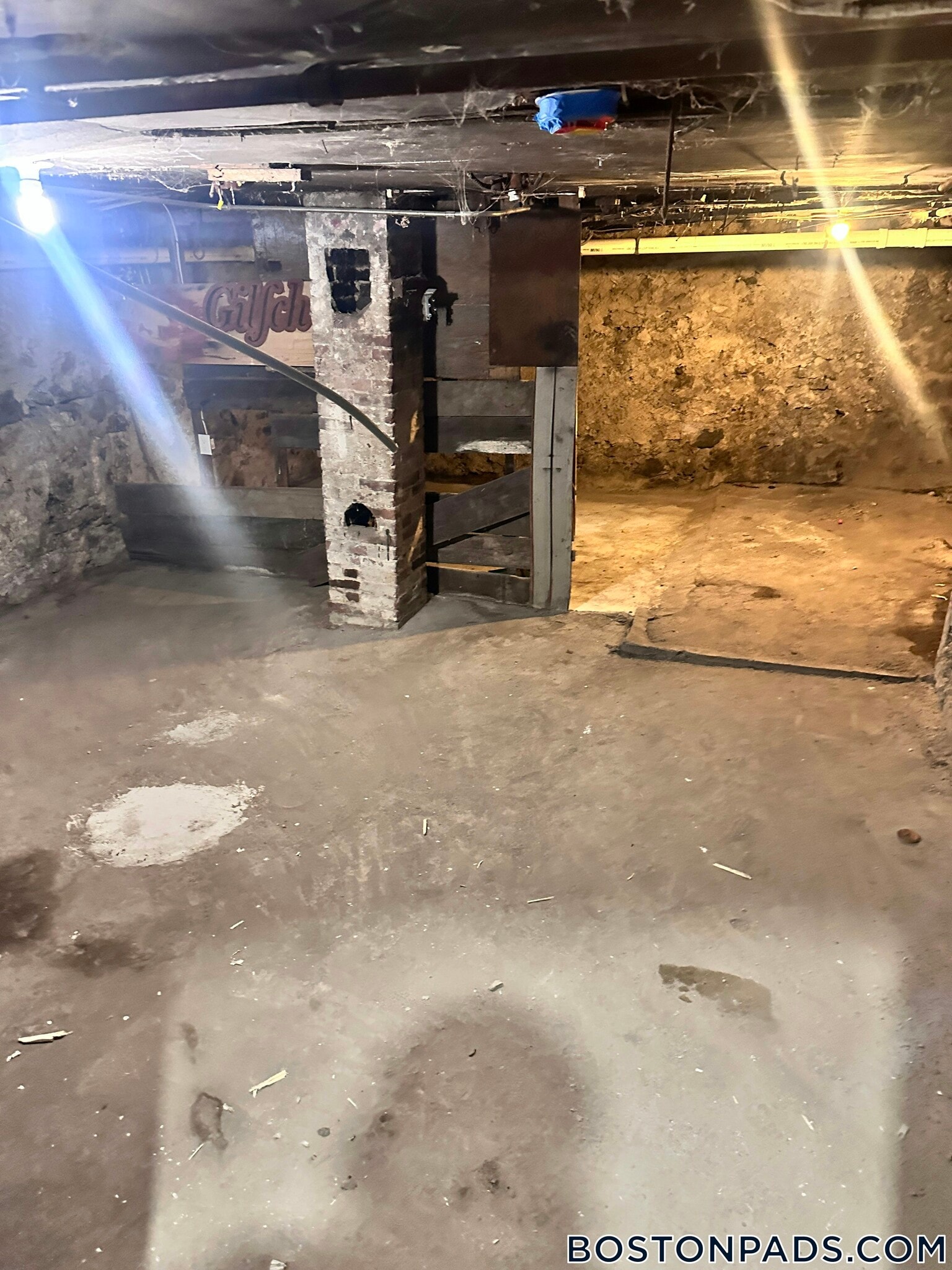 Building Photo - 55 Burrell St