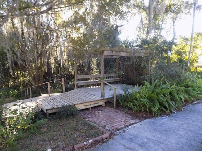 Building Photo - 408 Sassafras Ln