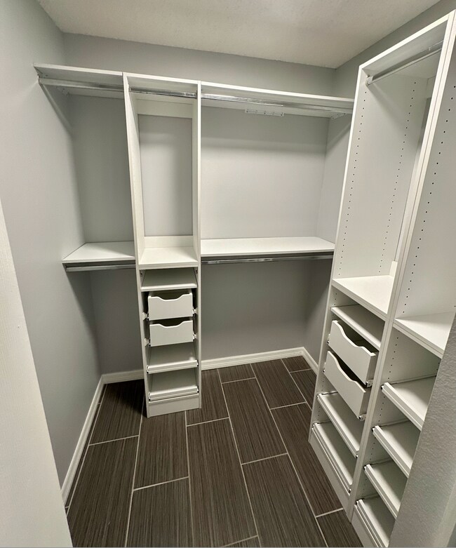 Building Photo - 2323 Feather Sound Dr