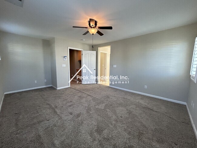 Building Photo - 9196 Cortina Cir