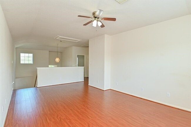 Building Photo - 1030 Riverwood Dr