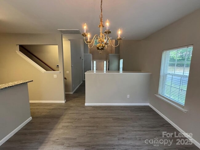 Building Photo - 2184 Winthrop Chase Dr