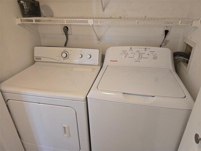 Building Photo - 6323 La Costa Dr