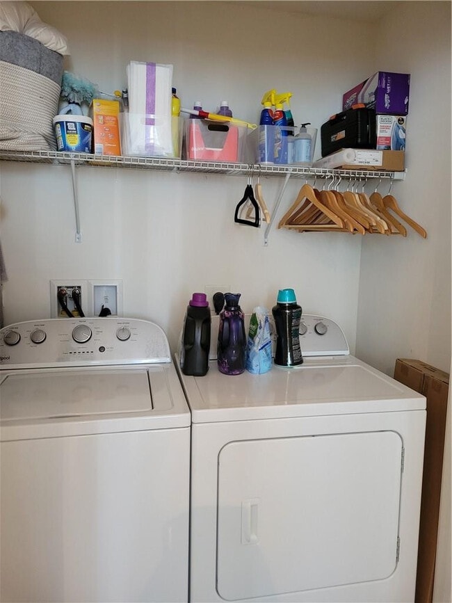 Building Photo - 999 SW 1st Ave