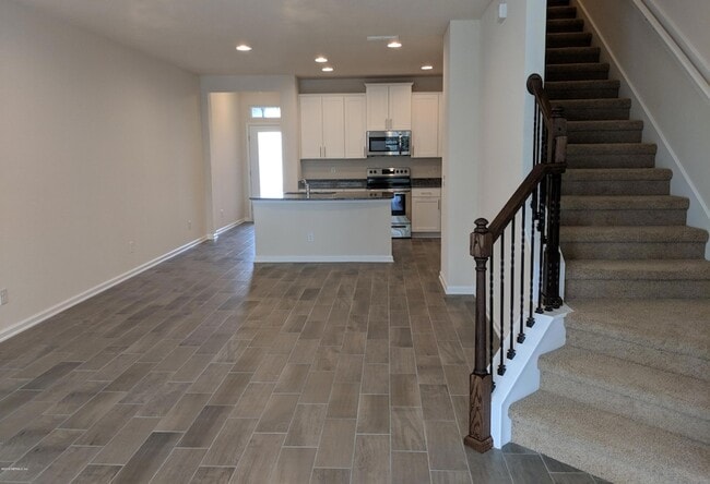 Building Photo - 221 Servia Dr