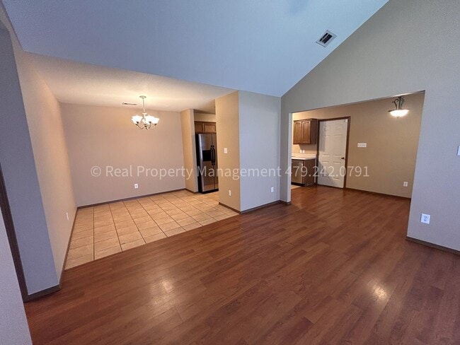 Building Photo - 1001 Trenton Dr