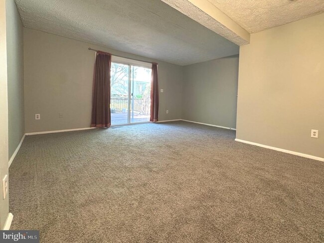 Building Photo - 95 Stillwood Cir