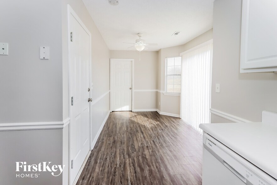 Building Photo - 128 Greenleaf Dr