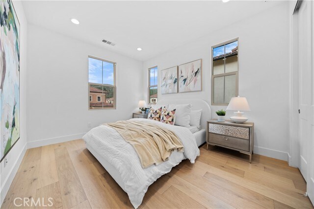 Building Photo - 206 Collino
