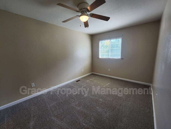 Building Photo - 5157 Paloma St