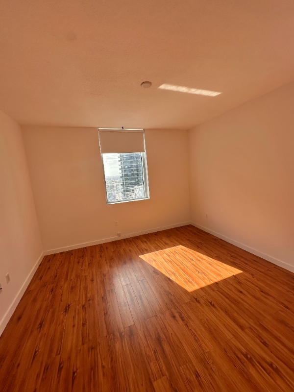 Building Photo - 1060 Brickell Ave