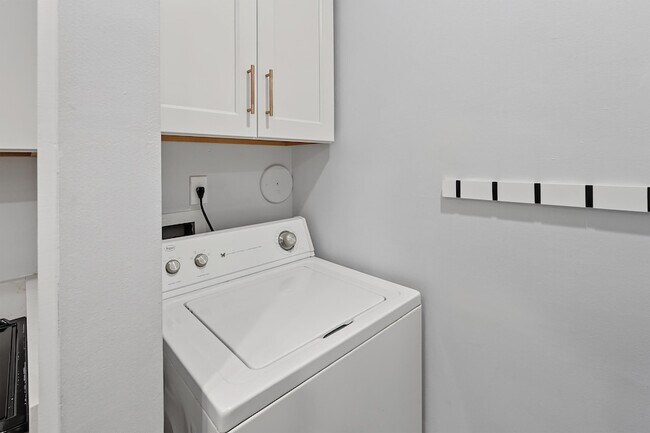 Building Photo - 1259 SW 46th Ave