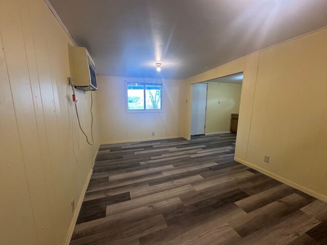 Building Photo - Remodeled unit with a Casita