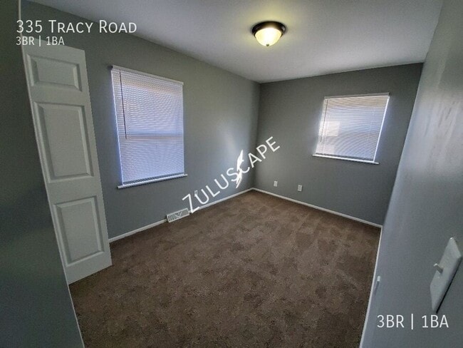 Building Photo - 335 Tracy Rd