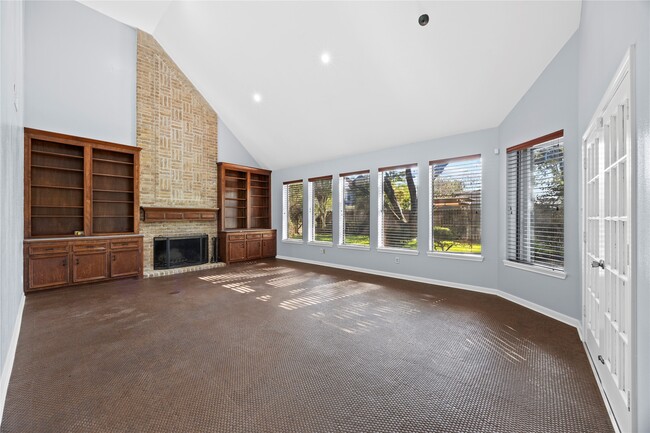 Building Photo - 18227 Longmoor Dr