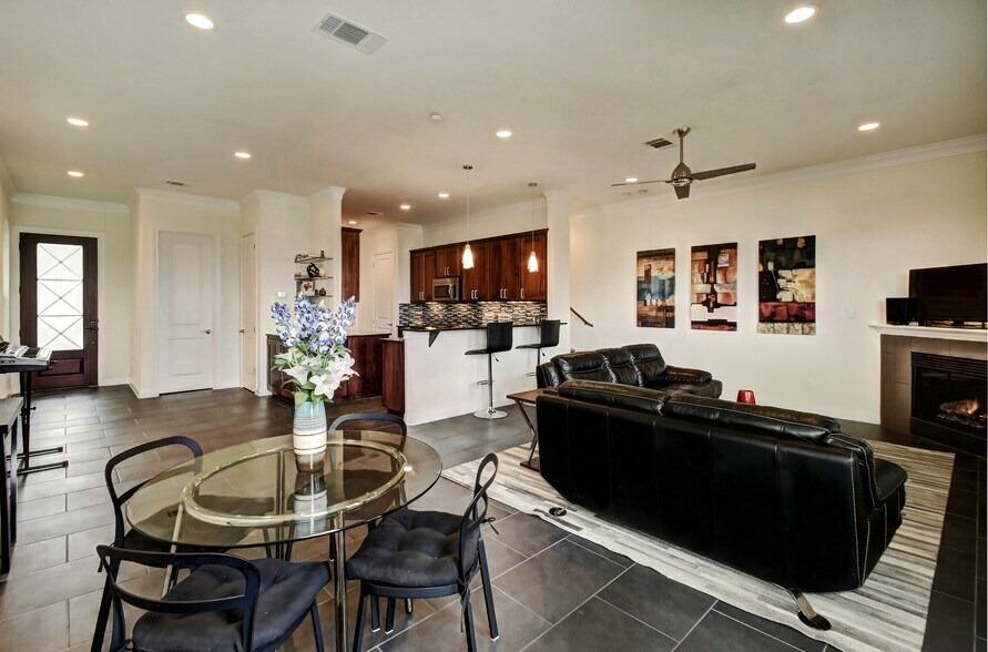 Building Photo - 4000 Ranch Road 620 N Unit 4