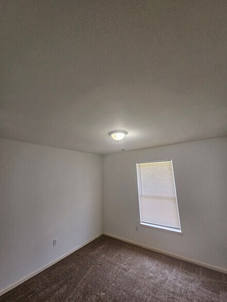 Building Photo - 801 Johnson Cir