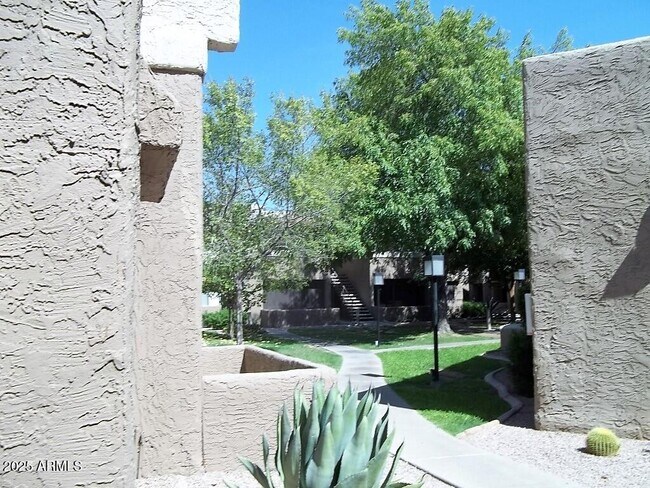 Building Photo - 4554 E Paradise Village Pkwy N