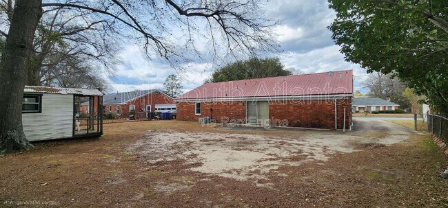 Building Photo - 3820 Meadowlark Dr