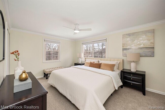 Building Photo - 695 Graefield Ct