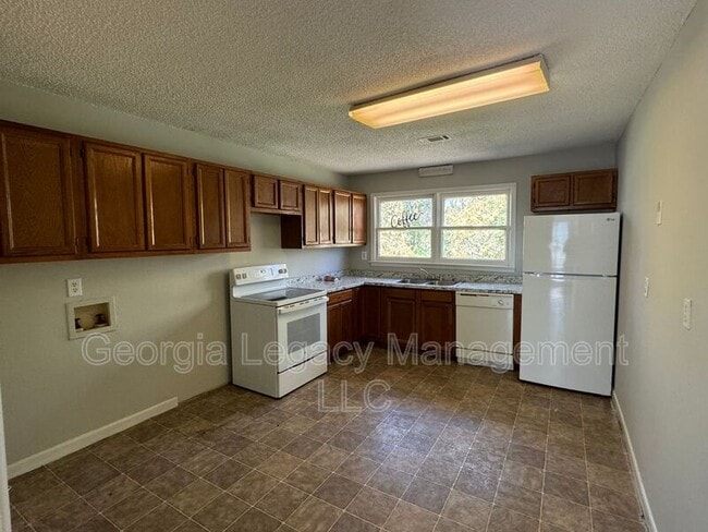 Building Photo - 724 Belmont St